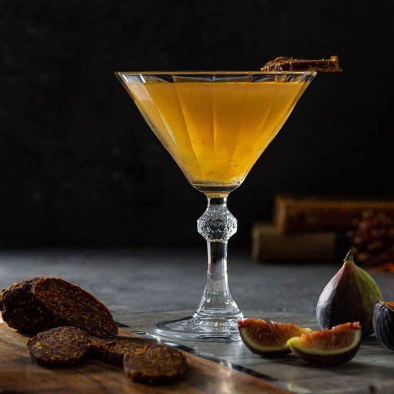 Fig Vodka Martini Recipe | Cocktails with jam | Spoonabilities